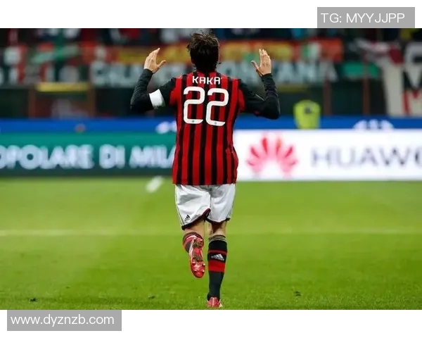 退役足球明星背影图片展现他们辉煌岁月的沉思与回忆